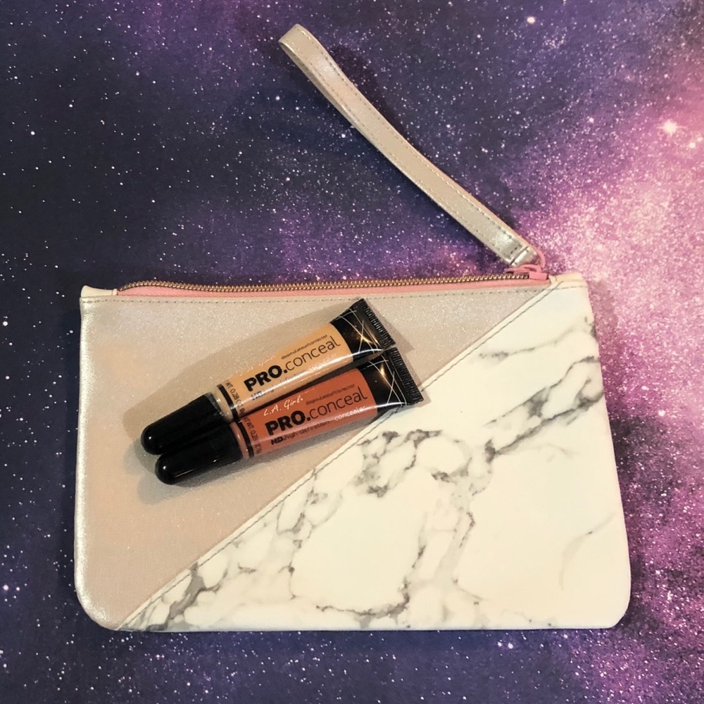 L.A Girl Concealer bundle with makeup bag